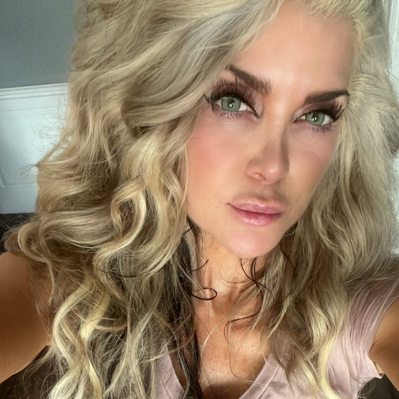 MEET your seller!! :-) - Picture 1 of 15